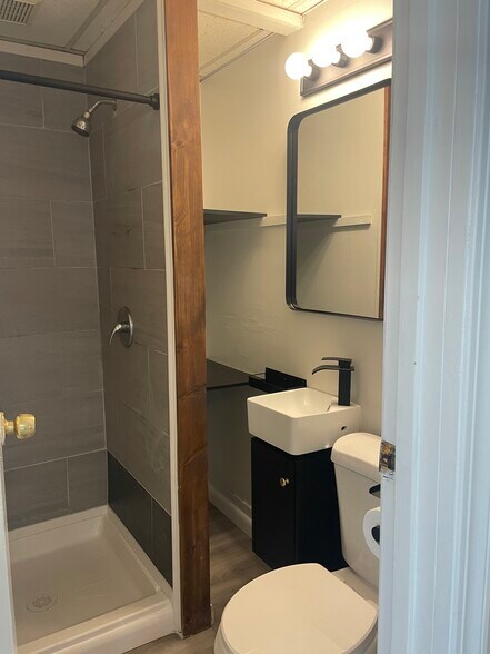 Building Photo - 61 Gage St