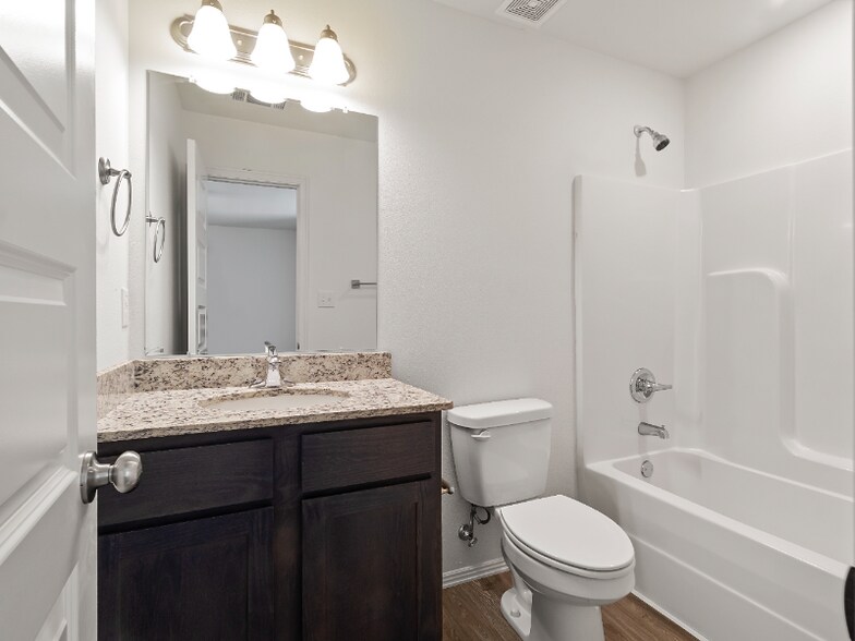 Building Photo - 957 S Amarillo Ave