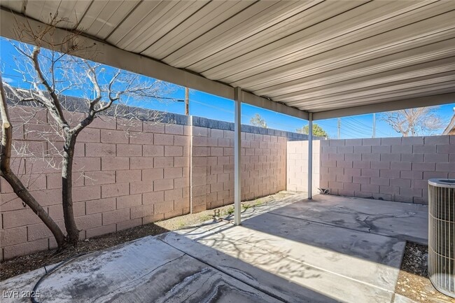 Building Photo - 225 Crosswind Way