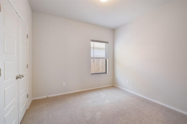 Building Photo - 244 Shugart St
