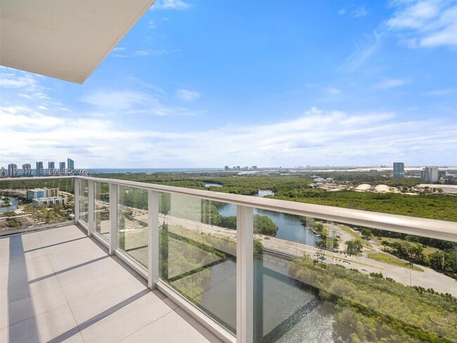 Building Photo - 16385 Biscayne Blvd