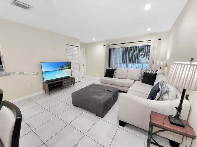 Building Photo - 15701 SW 137th Ave