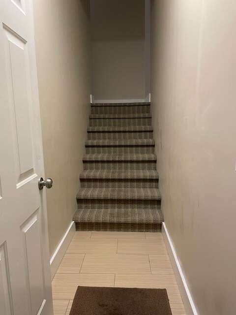 Building Photo - 5735 Acorn Ln