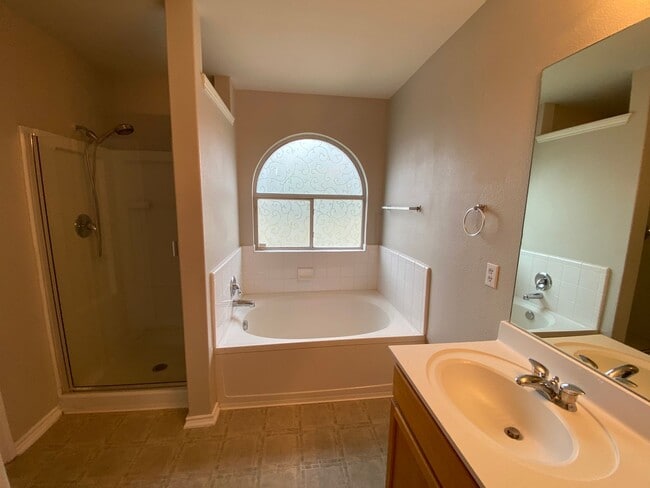 Building Photo - FALL INTO A NEW HOME WITH OUR MOVE-IN SPECIALS!