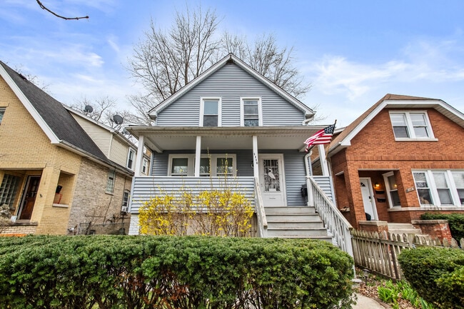 Building Photo - 1116 Darrow Ave