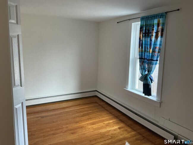 Building Photo - 2 Straits Turnpike Ln