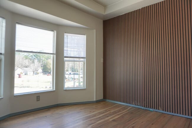 Building Photo - 6 Flora Cove