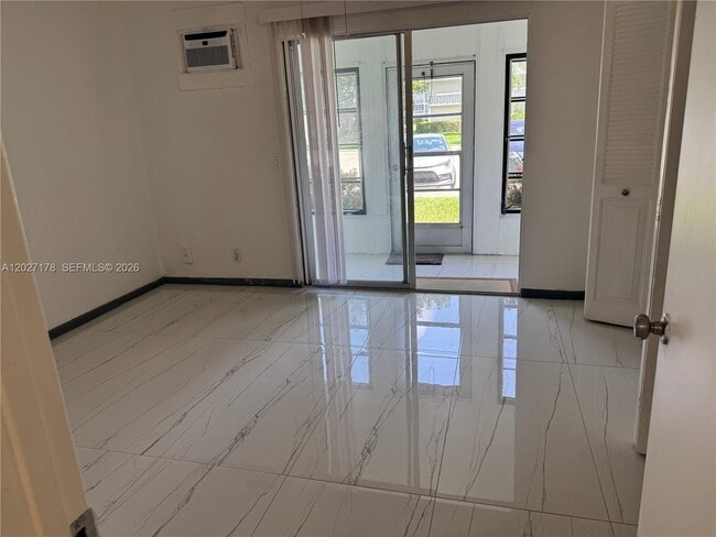 Building Photo - 111 Tilford F