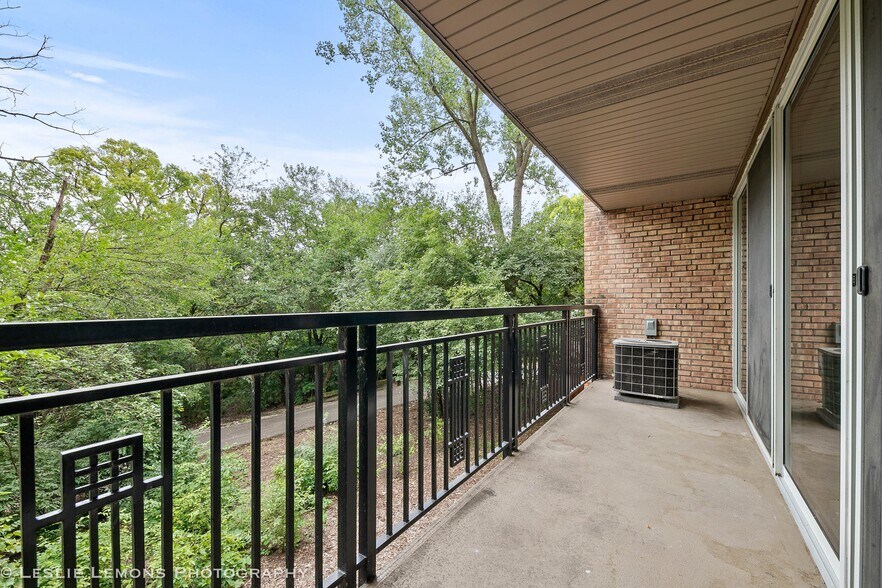 Balcony - 5900 Oakwood Dr