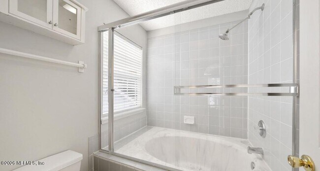 Building Photo - 629 10th Ave S