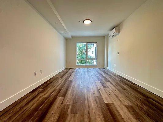 Building Photo - 1 bedroom in BRONX NY 10463