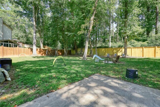 Building Photo - 3003 Maple Ln