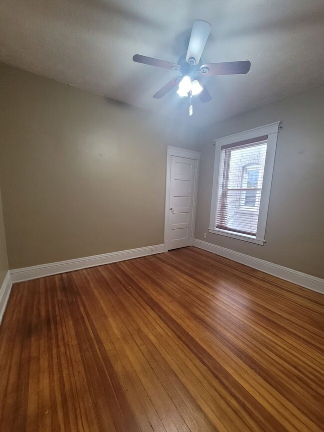 Building Photo - Beautiful Two Bedroom Townhome!