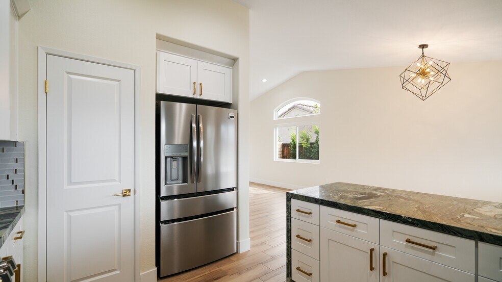 Building Photo - 48509 Calle Carmello