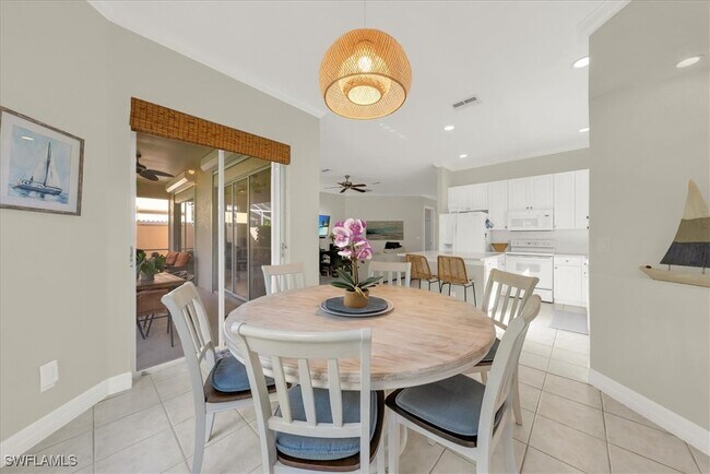 Building Photo - 28327 Hidden Lake Dr