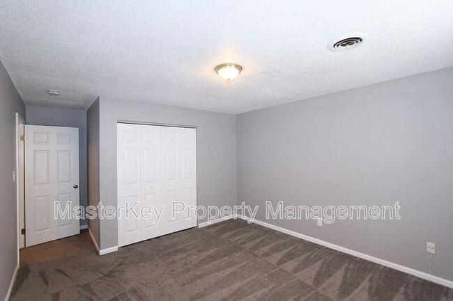 Building Photo - 1242 Donaldson Ct
