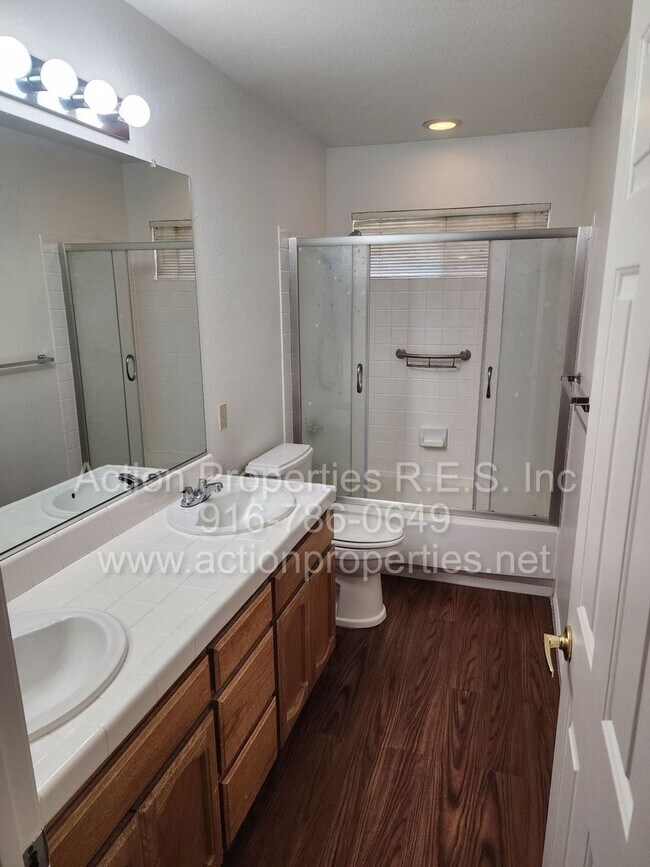 Building Photo - Move In Special! Woodcreek High School Walking Distance, West Roseville Single Story, , 4 Bed 2 B...