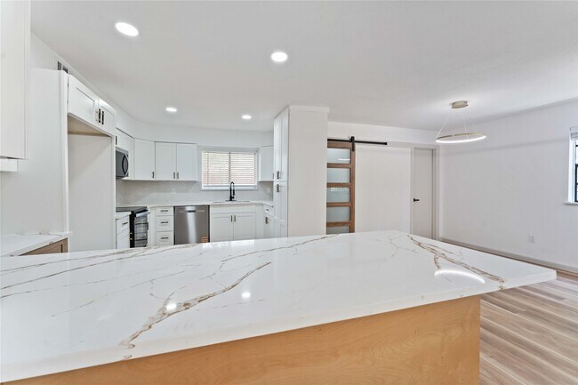 Building Photo - 5722 W Bellfort Ave