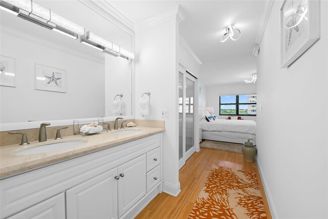 Building Photo - 5100 N Ocean Blvd