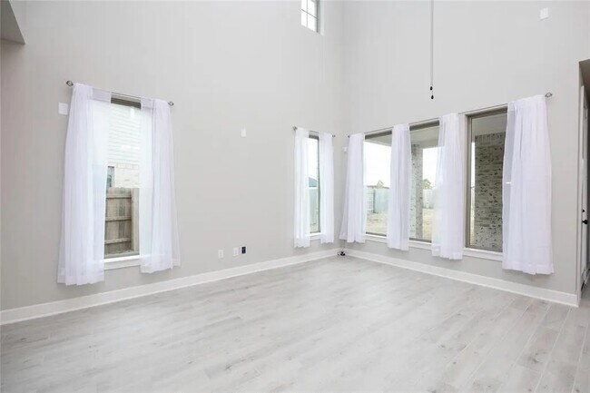 Building Photo - 24130 Elkhorn Gln Ln