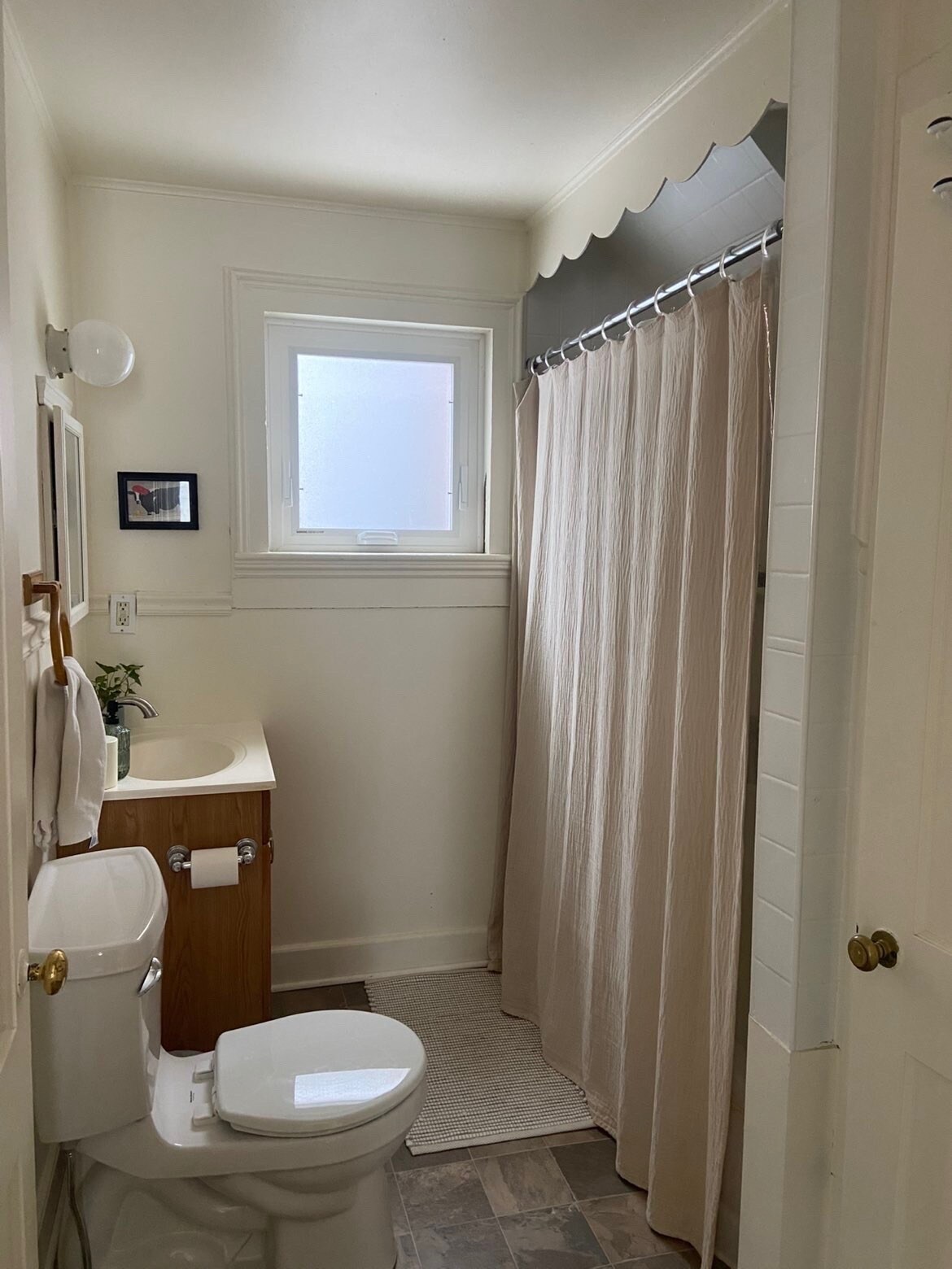Full bath - 13 Chapel St