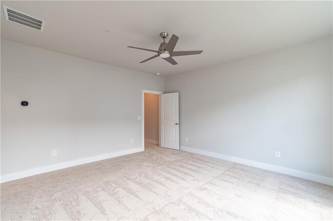 Building Photo - 1239 Waterfall Ct