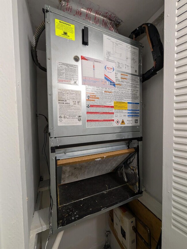 Building Photo - 1800 Sans Souci Blvd