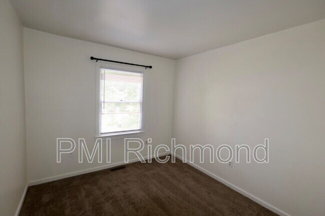 Building Photo - 1512 Lakeview Ave