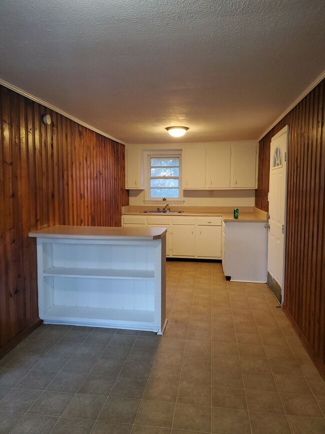 Building Photo - 507 Poplar St