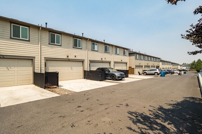 Building Photo - 2542 NE Purcell Blvd