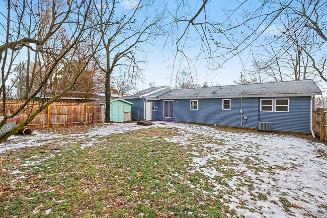 Building Photo - 1820 S Greenville Rd