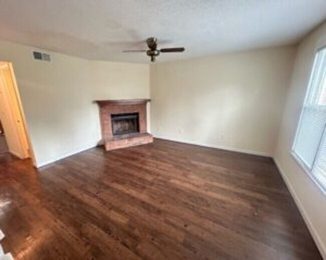 Building Photo - 125 Manorwood Ct