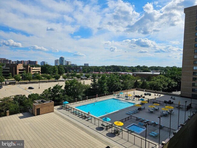 Building Photo - 3709 S George Mason Dr