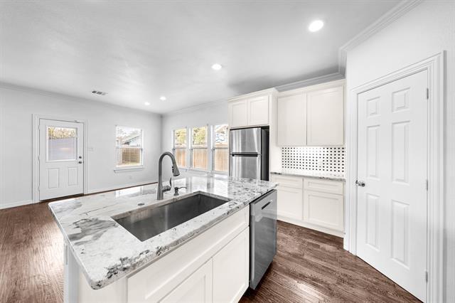 Building Photo - 810 N Walnut St