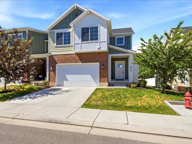 Building Photo - Herriman Lovely 3 bed, 2.5 bath Townhome
