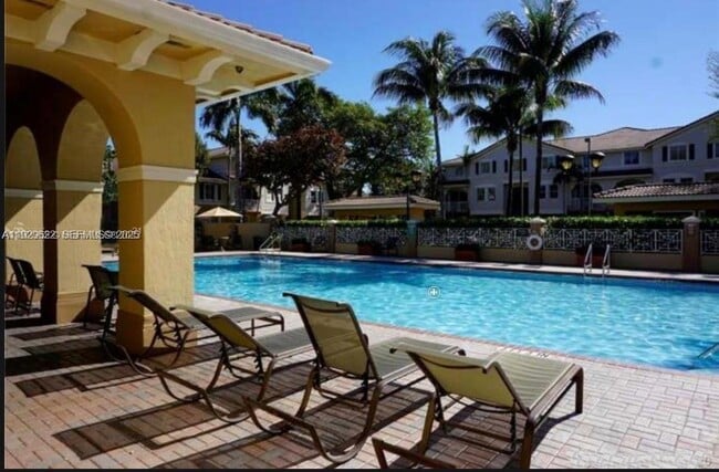 Building Photo - 8882 W Flagler St