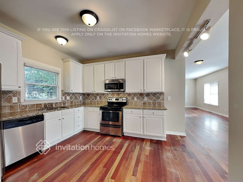 Building Photo - 66 Kenyon St SE