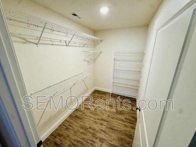 Building Photo - 3932 McKendree Xing