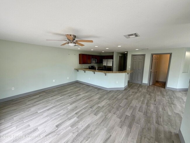 Building Photo - 915 Twisting Branch Ct