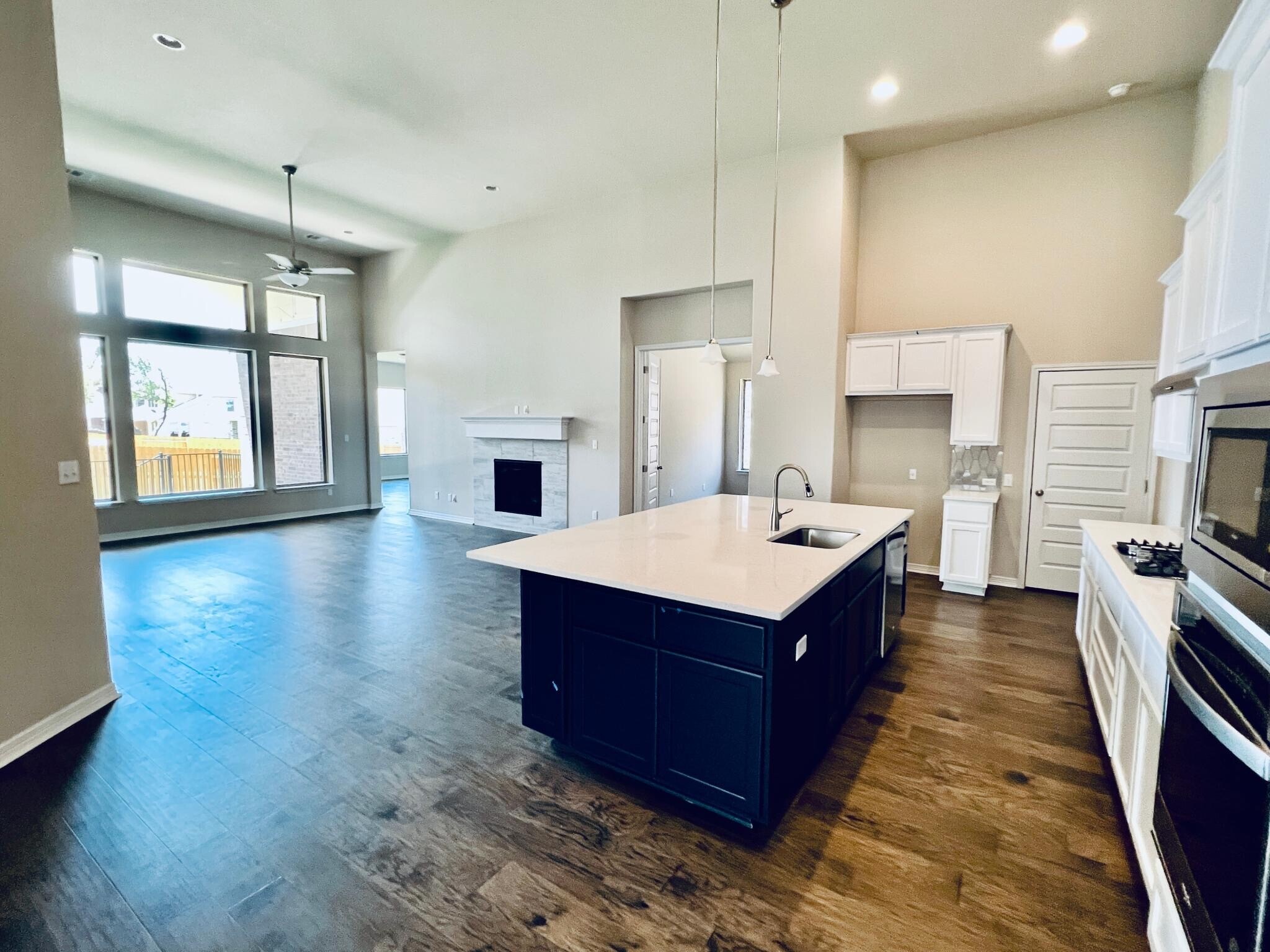 Building Photo - 2100 Mar Vista Ln