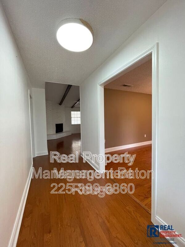 Building Photo - 5536 Parkforest Dr
