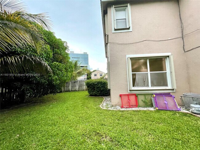 Building Photo - 160 NW 97th Terrace