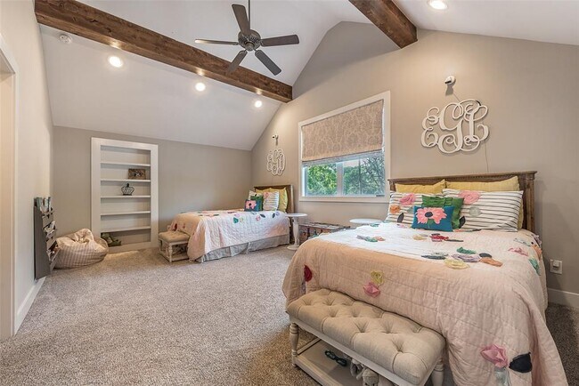 Building Photo - 127 5th St