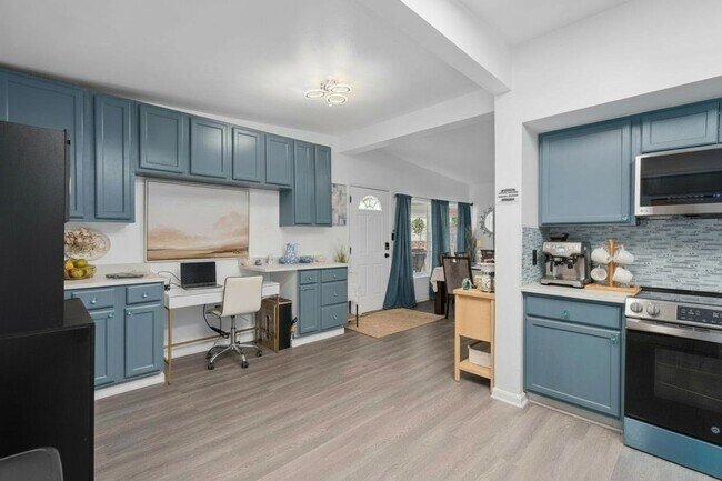 Building Photo - 228 Sunset Dr