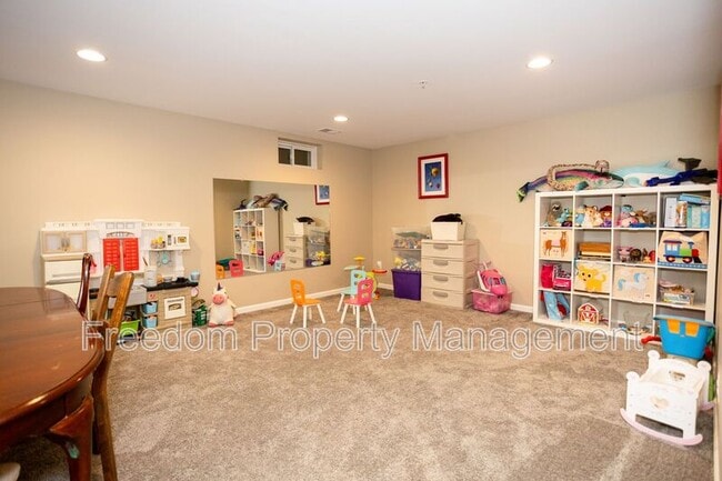 Building Photo - 2425 Morgans Point Dr