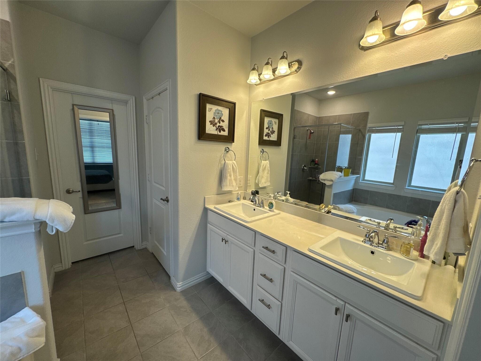 Building Photo - 4100 Smokey Hill Ct