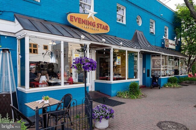 Building Photo - 226 Guthrie Ave