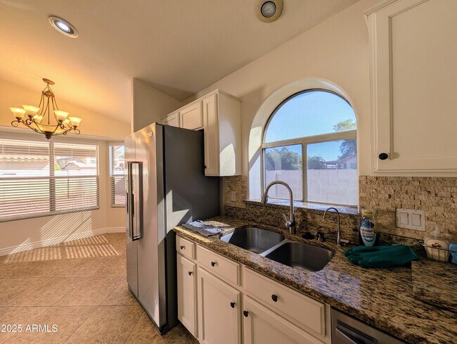 Building Photo - 5232 W Tonto Rd