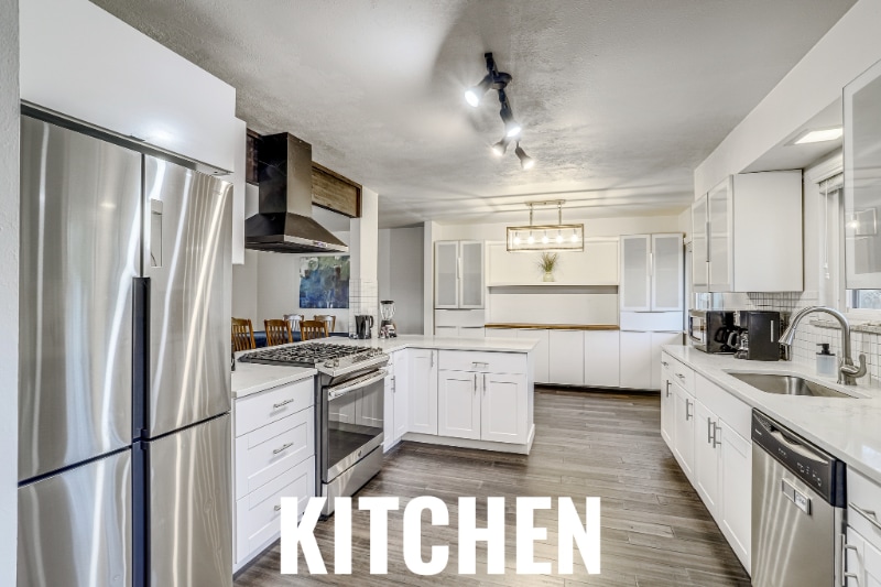 Building Photo - 2860 S Golden Way