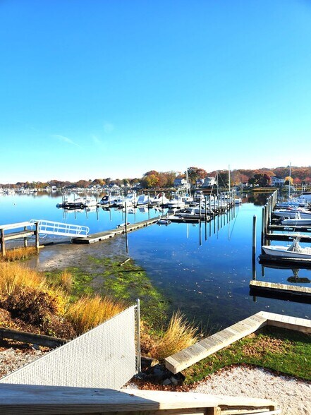 Building Photo - 2 Seminole St